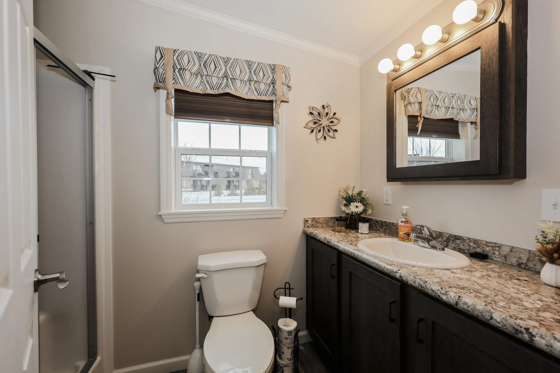 11 Hagop Road Salem NH 03073