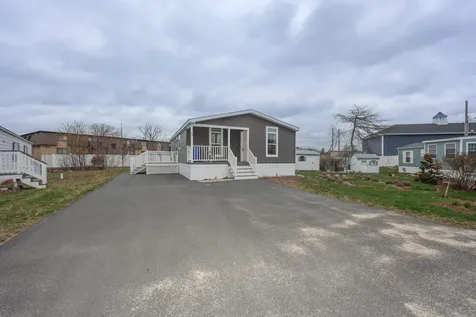 11 Hagop Road Salem NH 03073