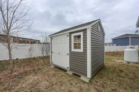 11 Hagop Road Salem NH 03073