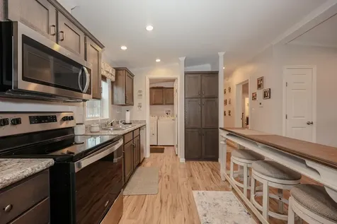 11 Hagop Road Salem NH 03073