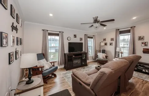 11 Hagop Road Salem NH 03073