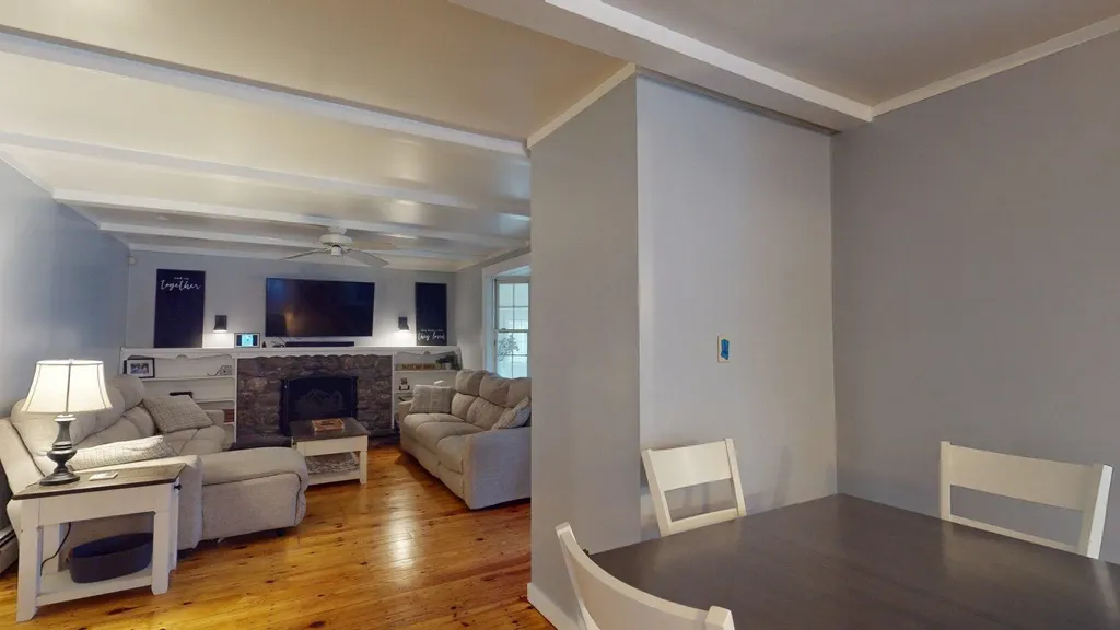 66 Litchfield Road Londonderry NH 03053