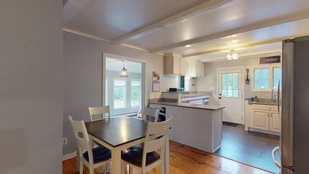 66 Litchfield Road Londonderry NH 03053