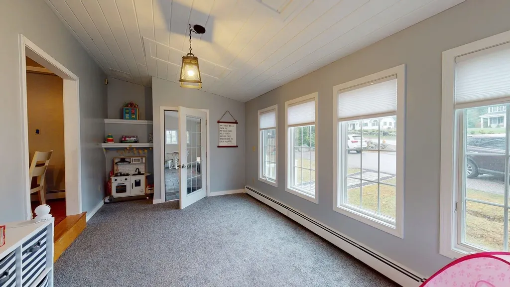 66 Litchfield Road Londonderry NH 03053