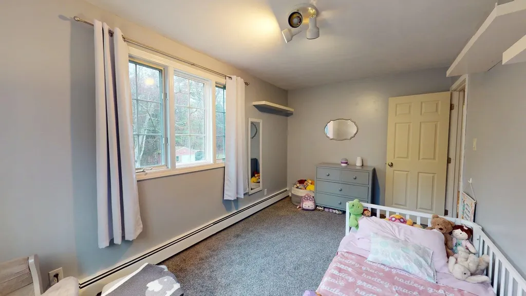 66 Litchfield Road Londonderry NH 03053