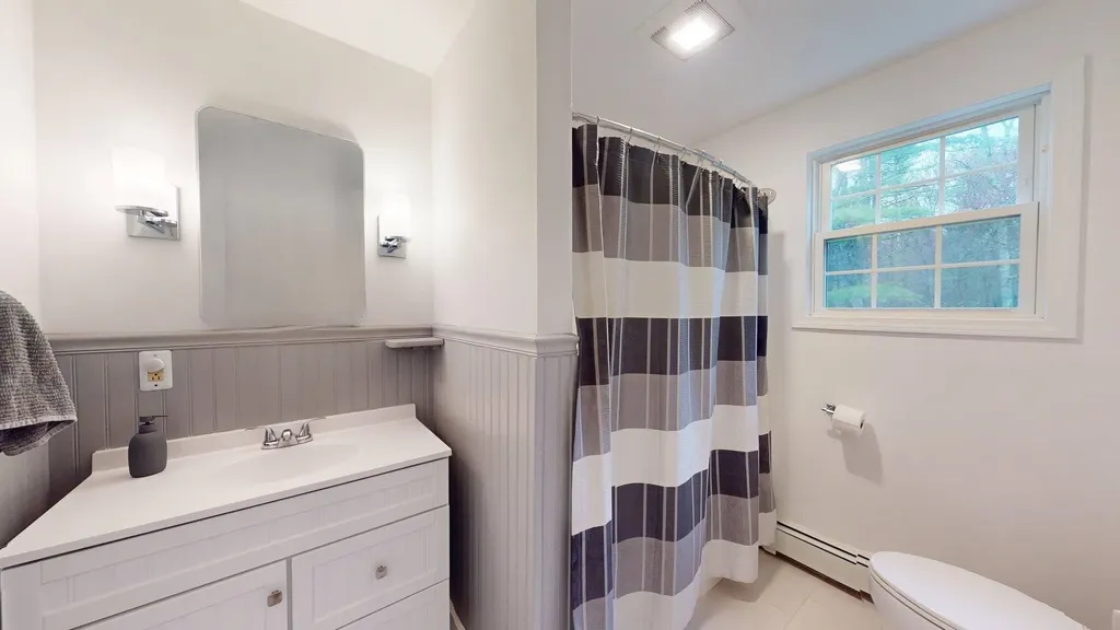 66 Litchfield Road Londonderry NH 03053