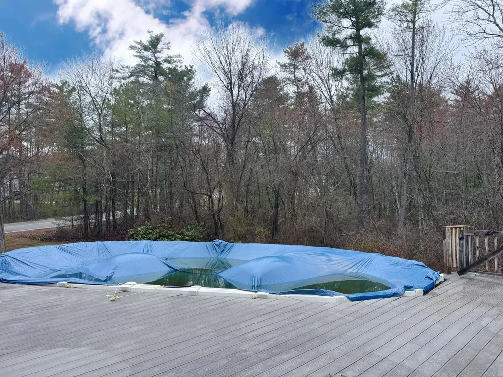 66 Litchfield Road Londonderry NH 03053