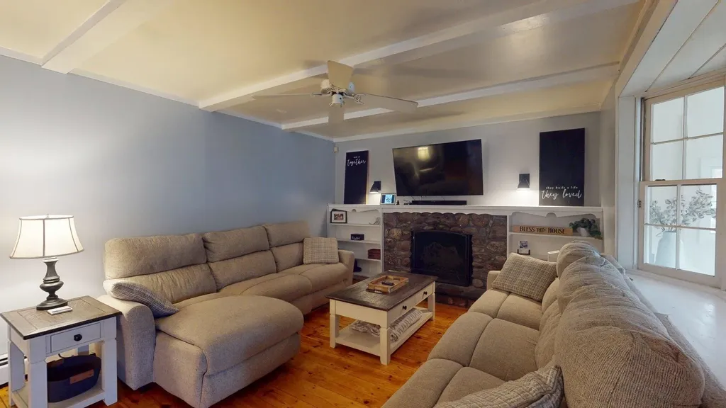 66 Litchfield Road Londonderry NH 03053