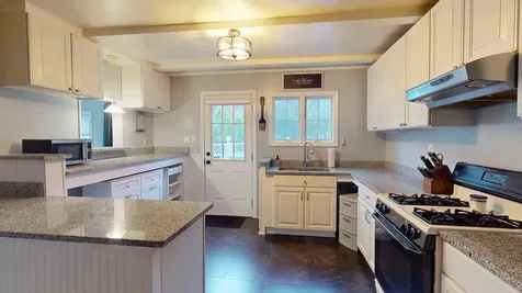 66 Litchfield Road Londonderry NH 03053
