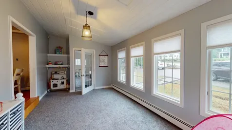 66 Litchfield Road Londonderry NH 03053
