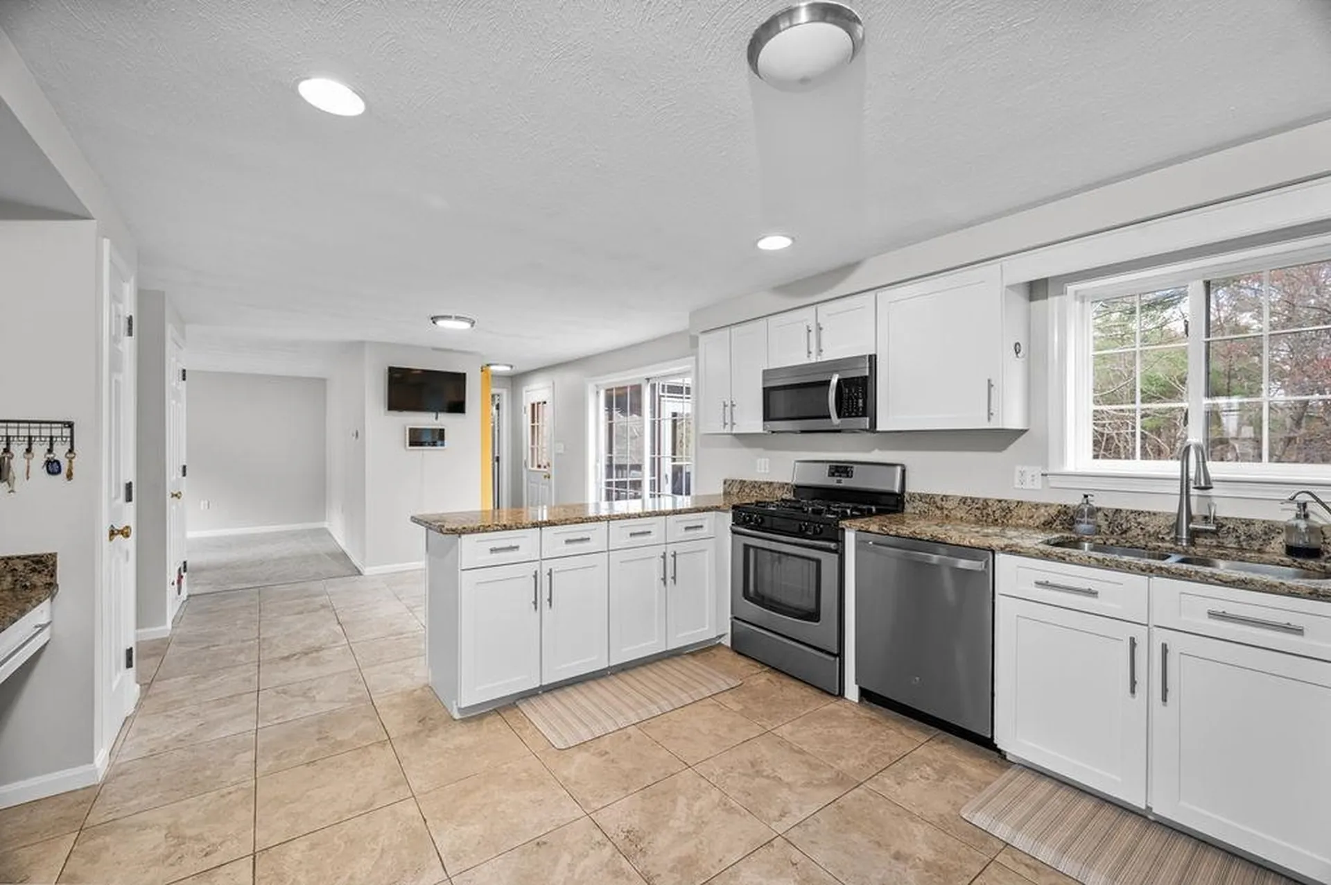 17 Cambridge Drive Merrimack NH 03054