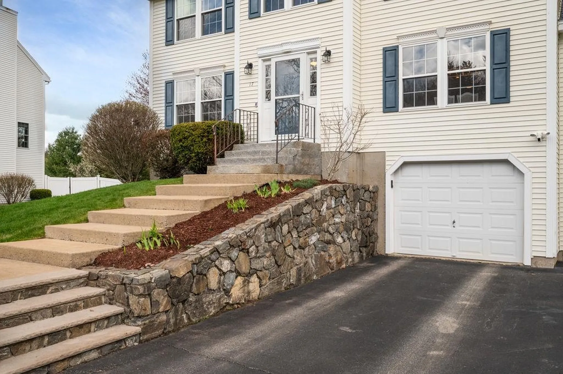 17 Cambridge Drive Merrimack NH 03054