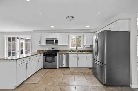 17 Cambridge Drive Merrimack NH 03054