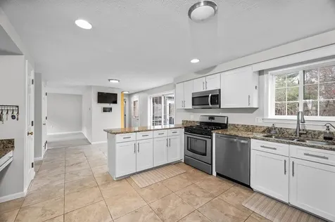 17 Cambridge Drive Merrimack NH 03054