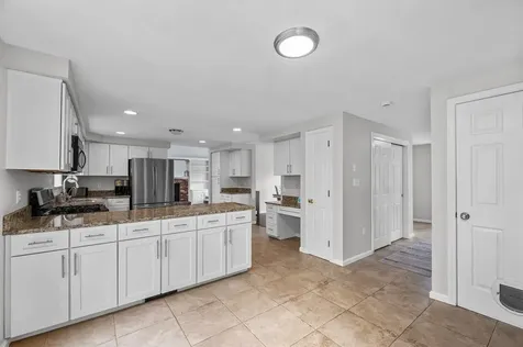 17 Cambridge Drive Merrimack NH 03054