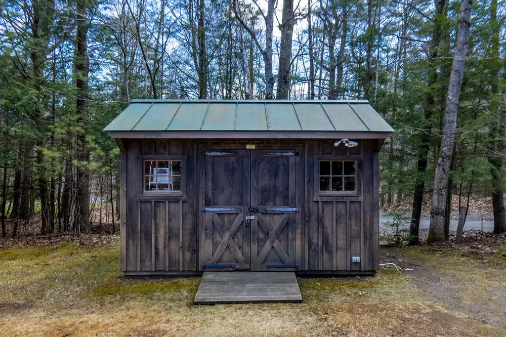9 Paine Road Hanover NH 03750