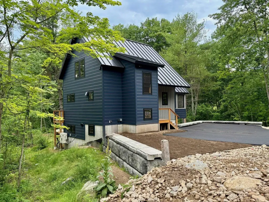 84 & 86 Governor Wentworth Highway Tuftonboro NH 03853