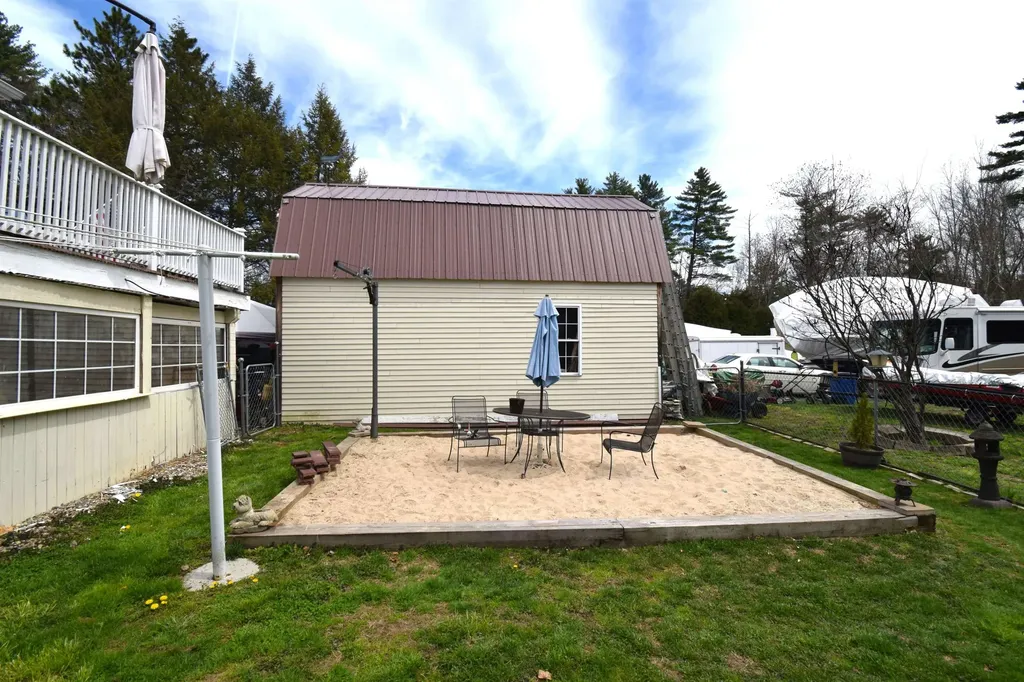 4 Independence Avenue Kingston NH 03848
