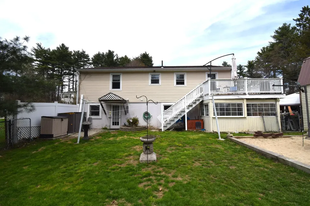 4 Independence Avenue Kingston NH 03848