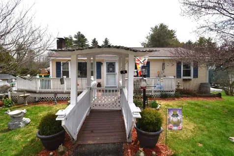 4 Independence Avenue Kingston NH 03848
