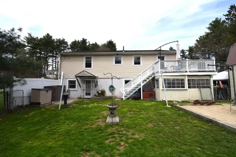 4 Independence Avenue Kingston NH 03848