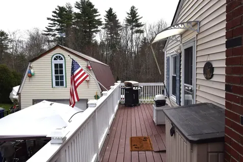 4 Independence Avenue Kingston NH 03848