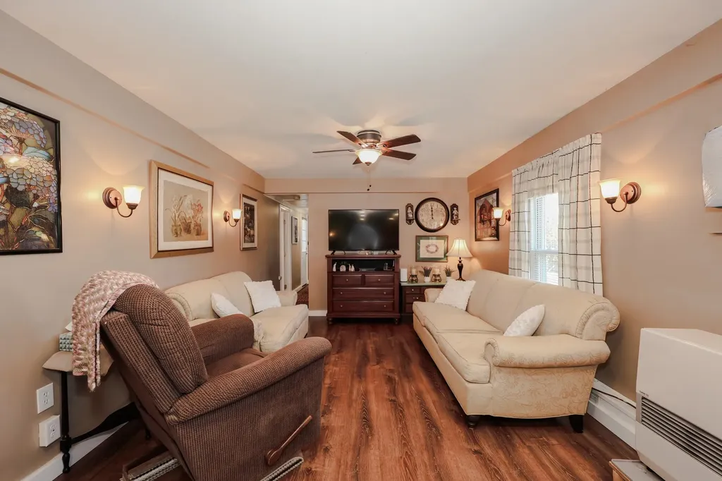 7 Grenier Boulevard Londonderry NH 03053