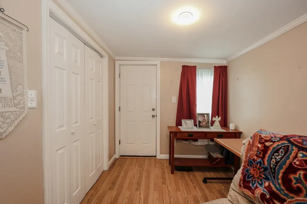 7 Grenier Boulevard Londonderry NH 03053