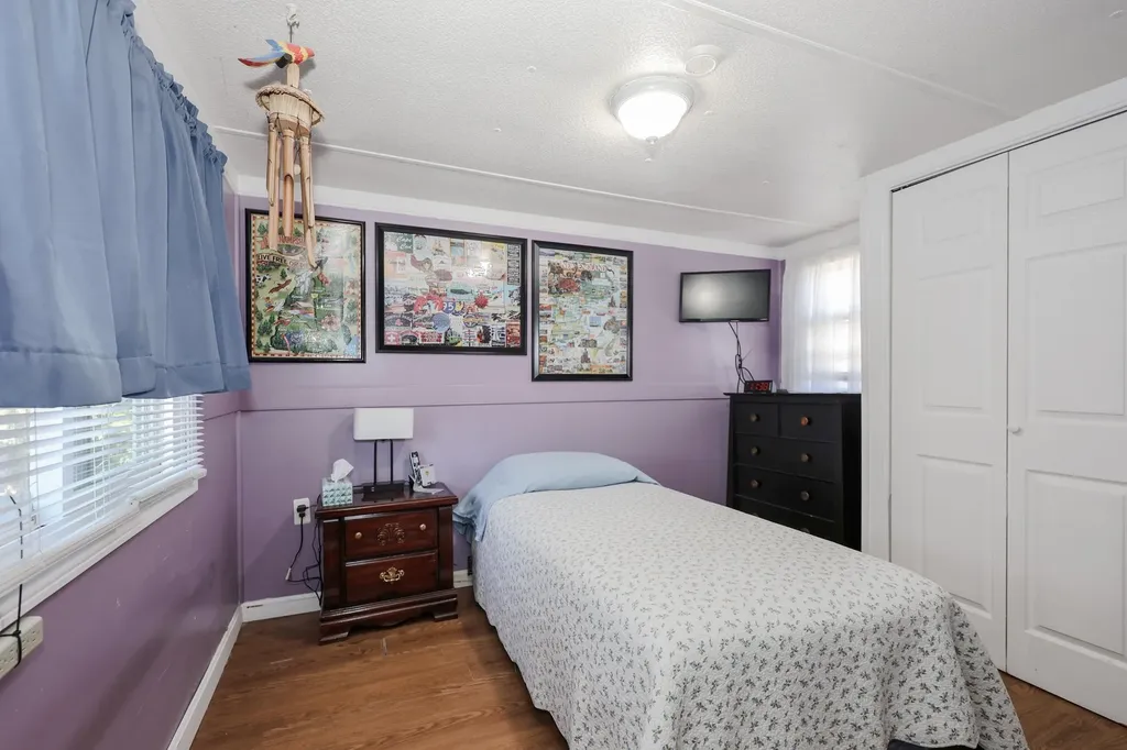 7 Grenier Boulevard Londonderry NH 03053