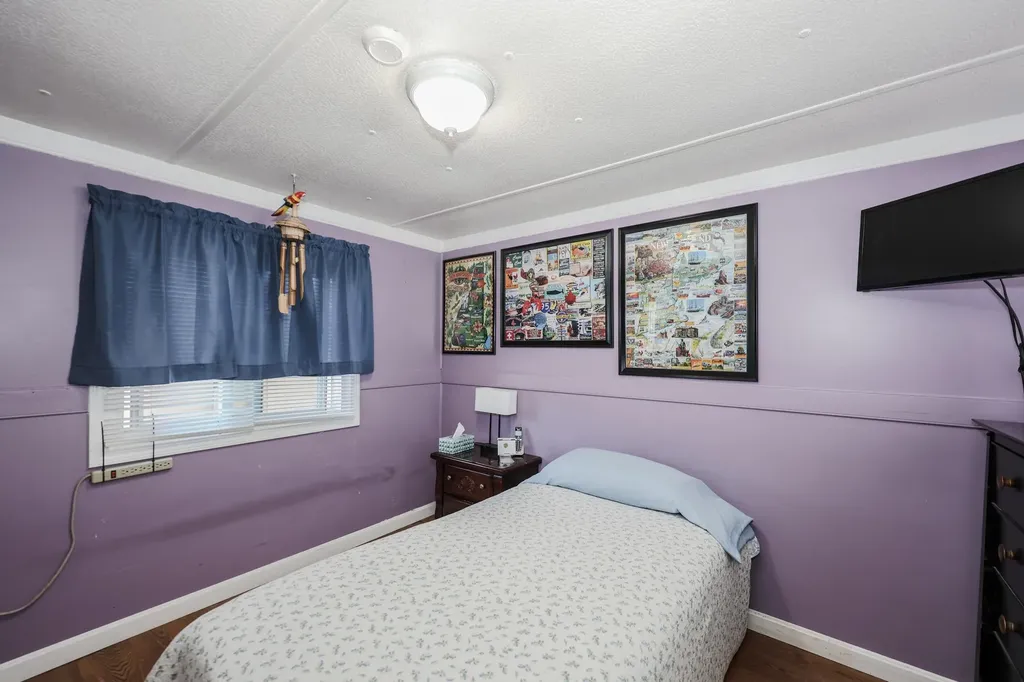 7 Grenier Boulevard Londonderry NH 03053