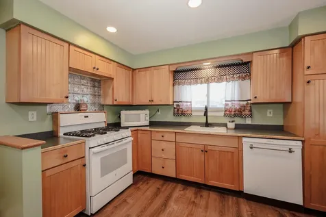 7 Grenier Boulevard Londonderry NH 03053
