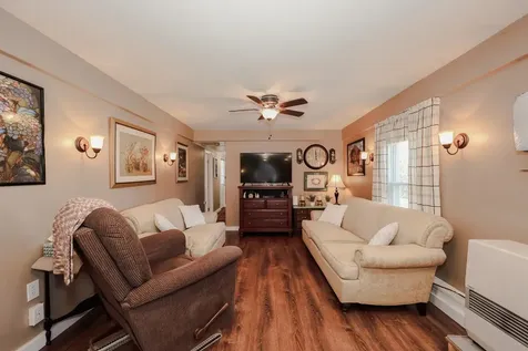 7 Grenier Boulevard Londonderry NH 03053