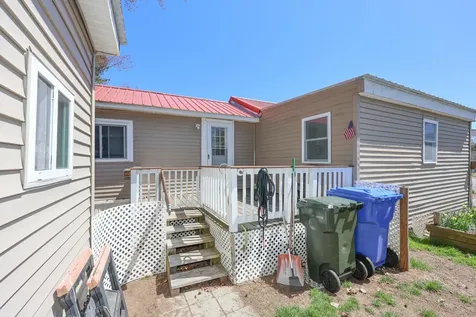7 Grenier Boulevard Londonderry NH 03053