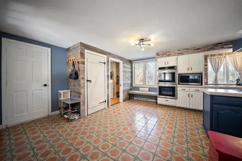 66 Old Derry Road Londonderry NH 03053
