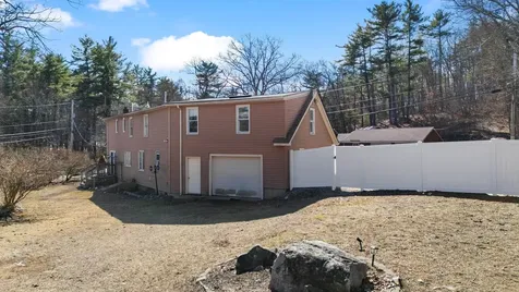 66 Old Derry Road Londonderry NH 03053