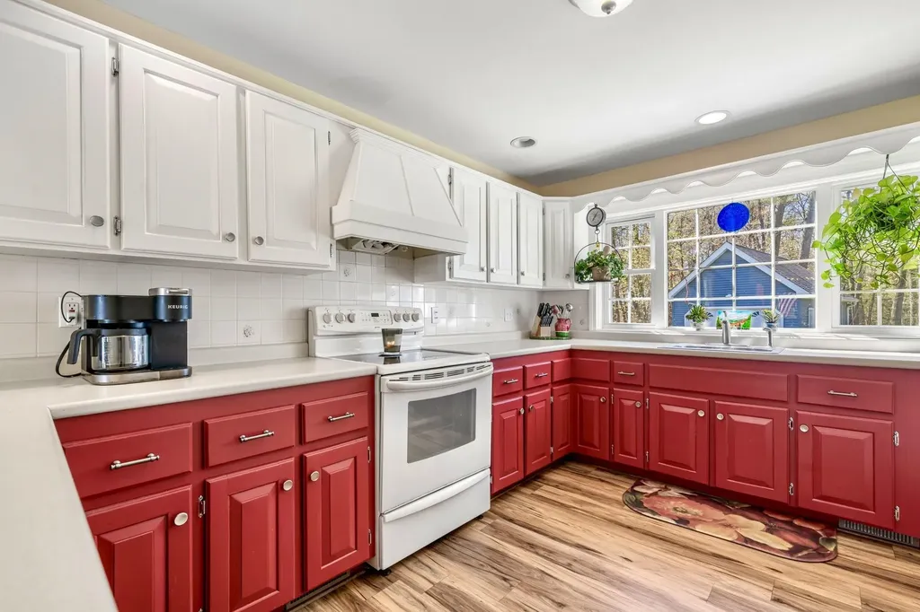 20 Gilcreast Drive Litchfield NH 03052