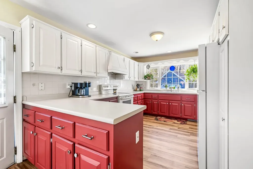 20 Gilcreast Drive Litchfield NH 03052