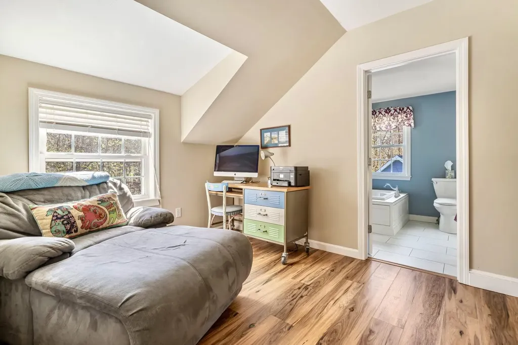 20 Gilcreast Drive Litchfield NH 03052