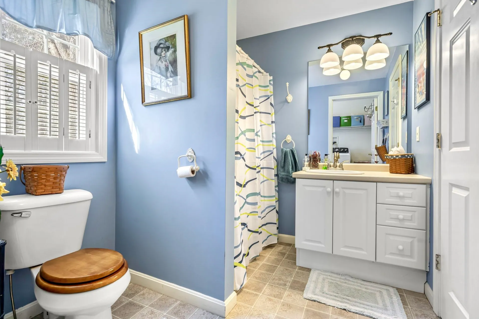 20 Gilcreast Drive Litchfield NH 03052