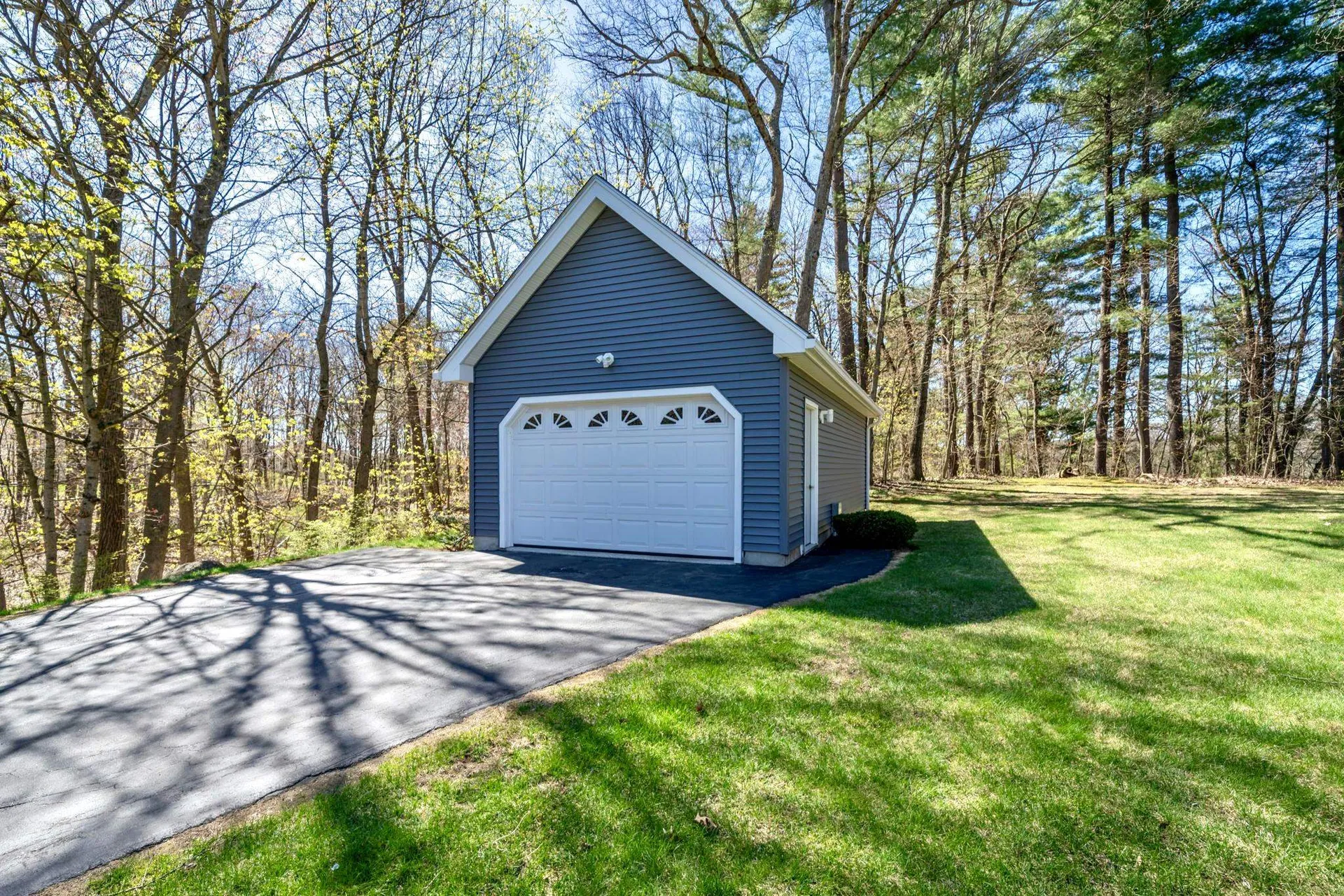 20 Gilcreast Drive Litchfield NH 03052