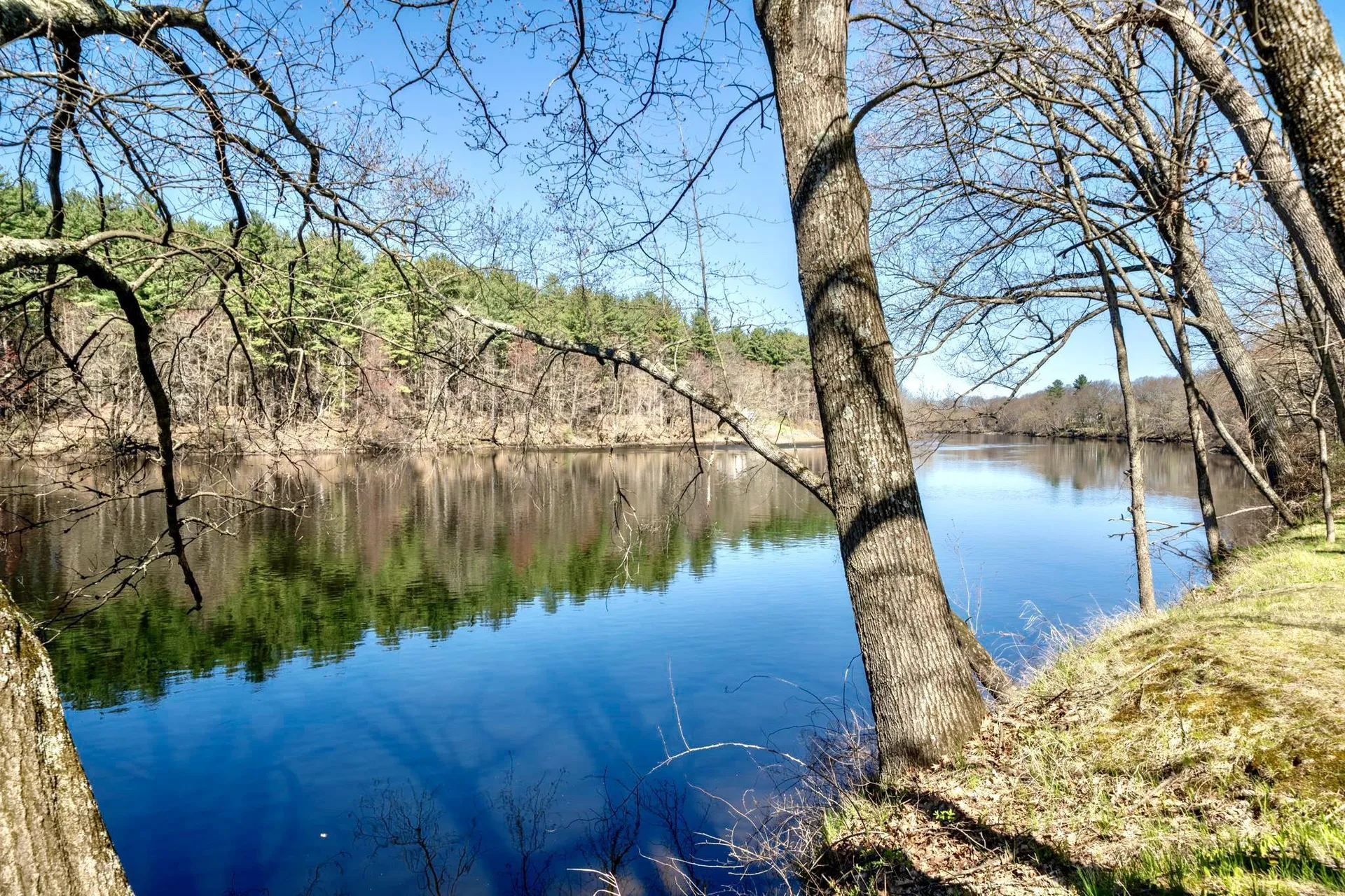 20 Gilcreast Drive Litchfield NH 03052