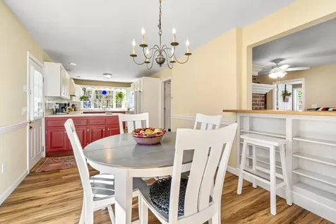 20 Gilcreast Drive Litchfield NH 03052