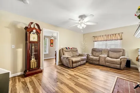 20 Gilcreast Drive Litchfield NH 03052