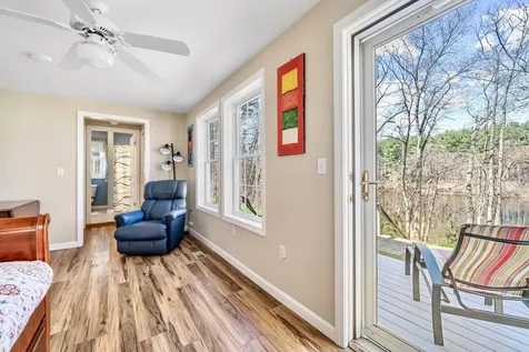 20 Gilcreast Drive Litchfield NH 03052