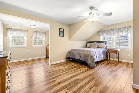 20 Gilcreast Drive Litchfield NH 03052