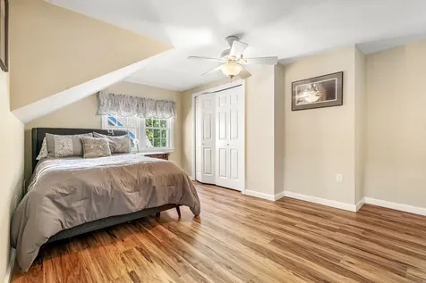 20 Gilcreast Drive Litchfield NH 03052