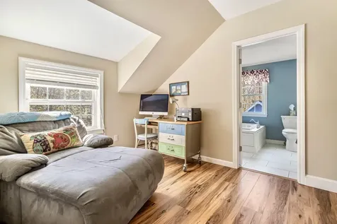 20 Gilcreast Drive Litchfield NH 03052