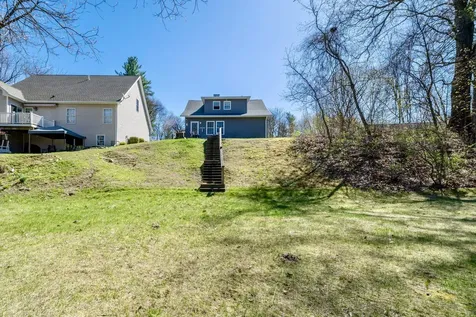 20 Gilcreast Drive Litchfield NH 03052