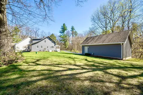 20 Gilcreast Drive Litchfield NH 03052