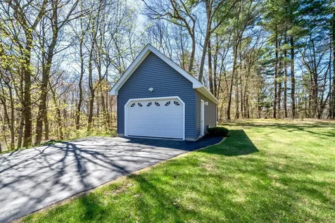 20 Gilcreast Drive Litchfield NH 03052